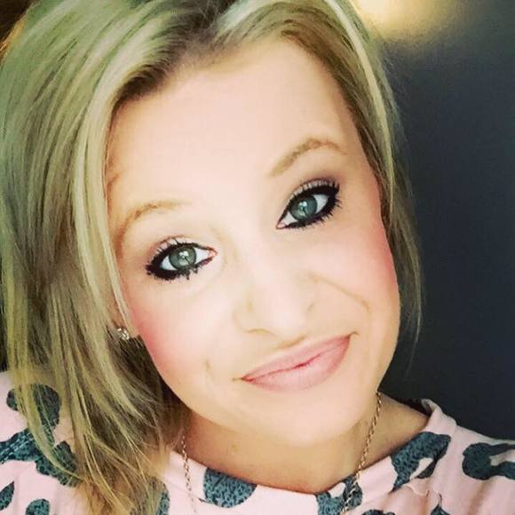 Meet your Posher, Amanda - Picture 1 of 1